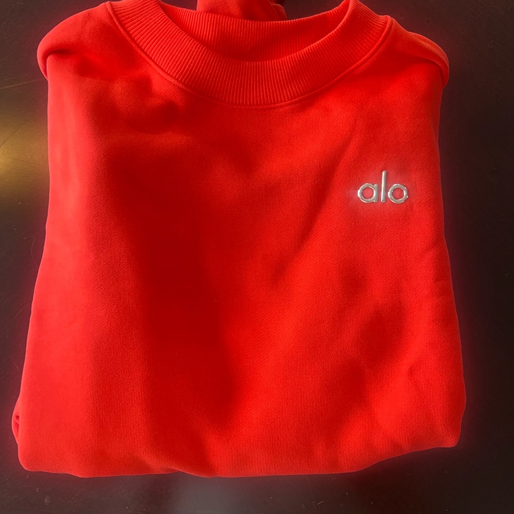 ALO Yoga candy red cropped Crewneck